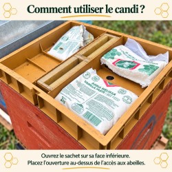 Sachets de candi Agria Melissa posés ouverture vers le bas dans un nourrisseur couvre-cadre